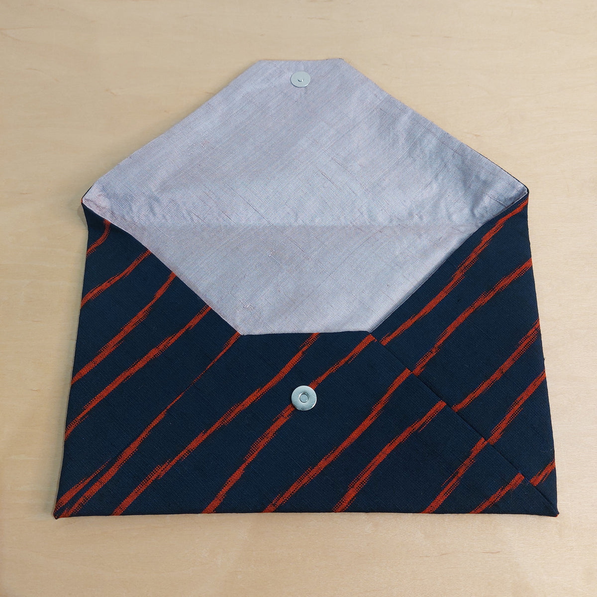 ポーチ/POUCH (M）　NAVY RED