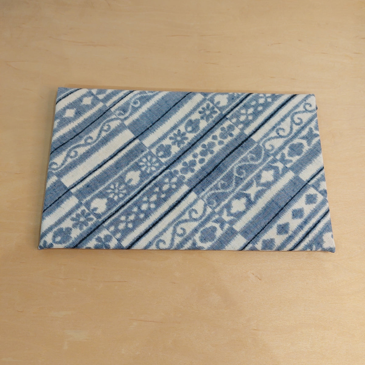 ポーチ/POUCH(M)　WHITE BLUE